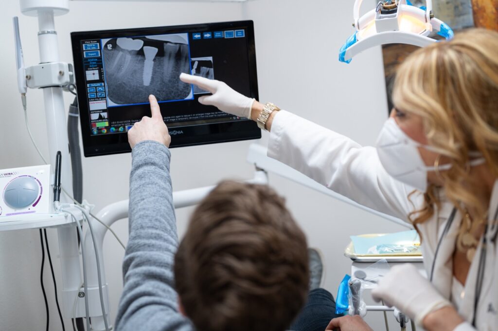 emergency dentist Pasadena helping patient